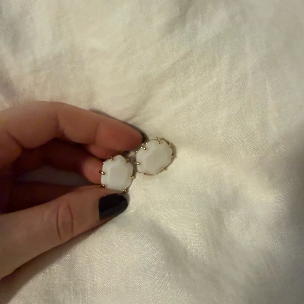 Kendra Scott Gold and White Earrings - Picture 2 of 2